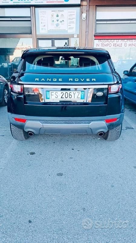 Usata Land Rover Range Rover evoque 150 CV (110 kW) 2018 Nero SUV