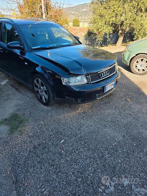 Usata Audi A4 130 CV (95 kW) 2005 Blu Station wagon