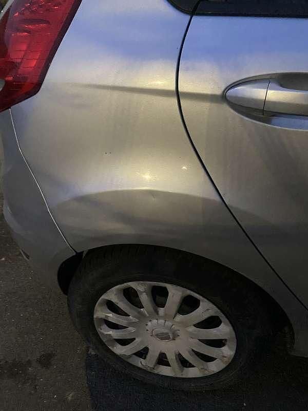 Usata Ford Fiesta 68 CV (50 kW) 2010 Argento Utilitaria