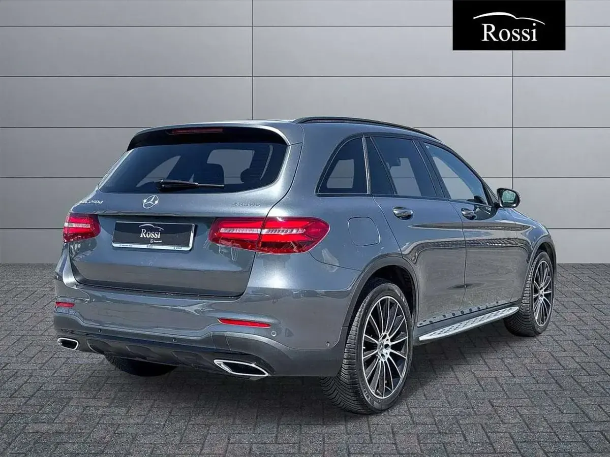 Usata Mercedes GLC250 Premium 204 CV (150 kW) 2019 Grigio medio metallizzato SUV