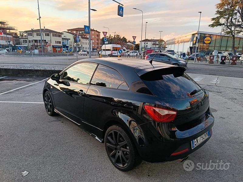 Usata Seat Ibiza FR 105 CV (77 kW) 2012 Nero Utilitaria