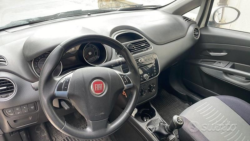 Usata Fiat Punto Evo 75 CV (55 kW) 2011 Bianco Utilitaria