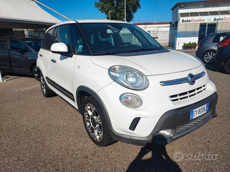 Bianco Usata 2015 Fiat 500L Monovolume | 5550 € (Buon prezzo) - Immagine 1/4
