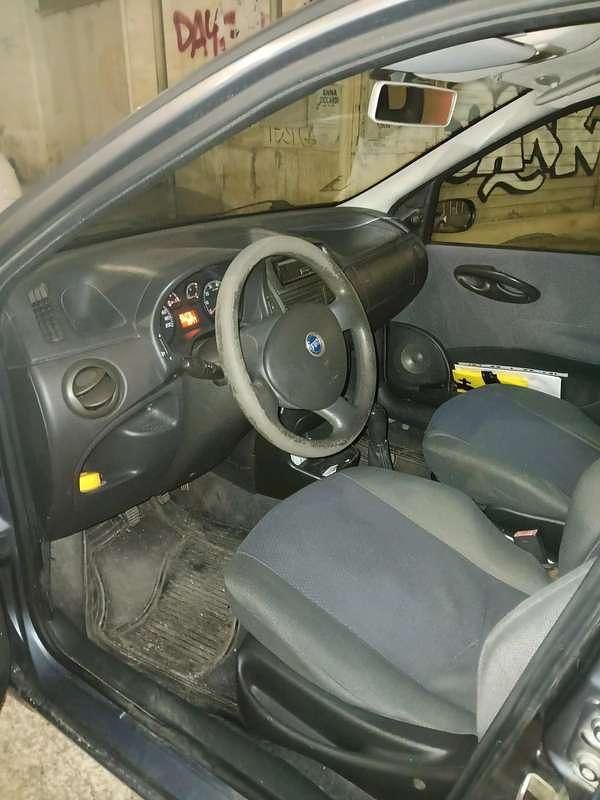 Usata Fiat Punto Active 69 CV (50 kW) 2005 Utilitaria
