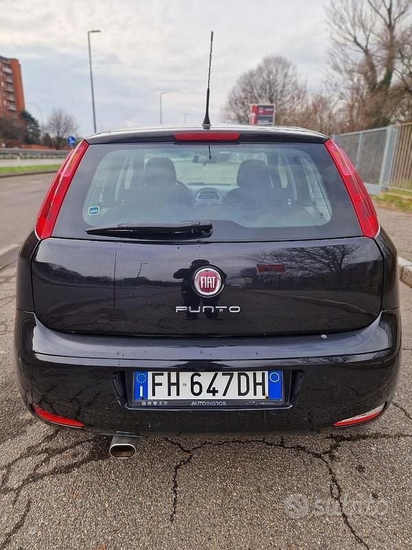 Usata Fiat Grande Punto 65 CV (47 kW) 2017 Nero Utilitaria