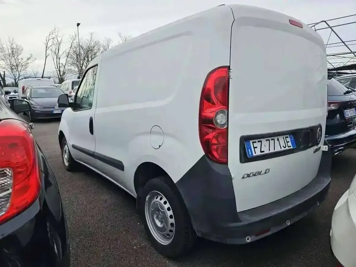 Usata Fiat Doblò 95 CV (69 kW) 2019 Bianco Monovolume