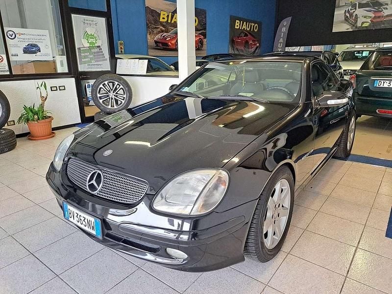Usata Mercedes SLK200 163 CV (119 kW) 2001 Nero Cabrio