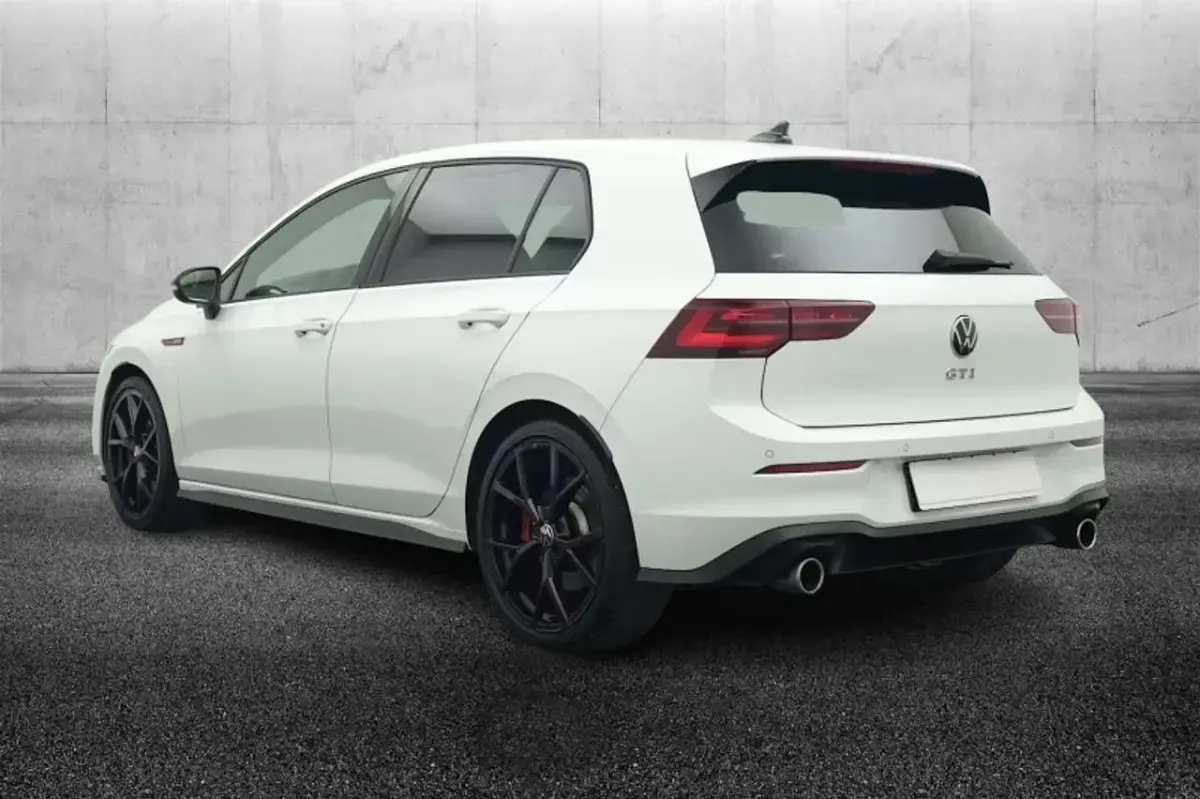Usata VW Golf VIII GTI 245 CV (180 kW) 2024 Bianco Berlina