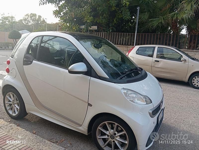Bianco Usata 2014 Smart #5 SUV | 6500 € - Immagine 1/4