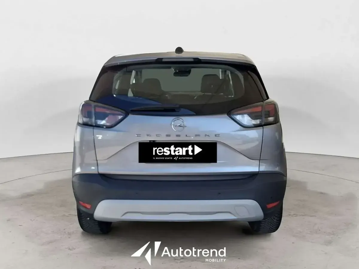 Usata Opel Crossland Elegance 110 CV (80 kW) 2022 Argento SUV