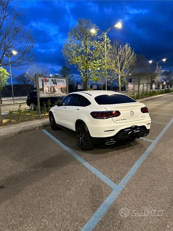 Usata Mercedes GLC300 Premium Plus 194 CV (142 kW) 2021 Bianco Coupé