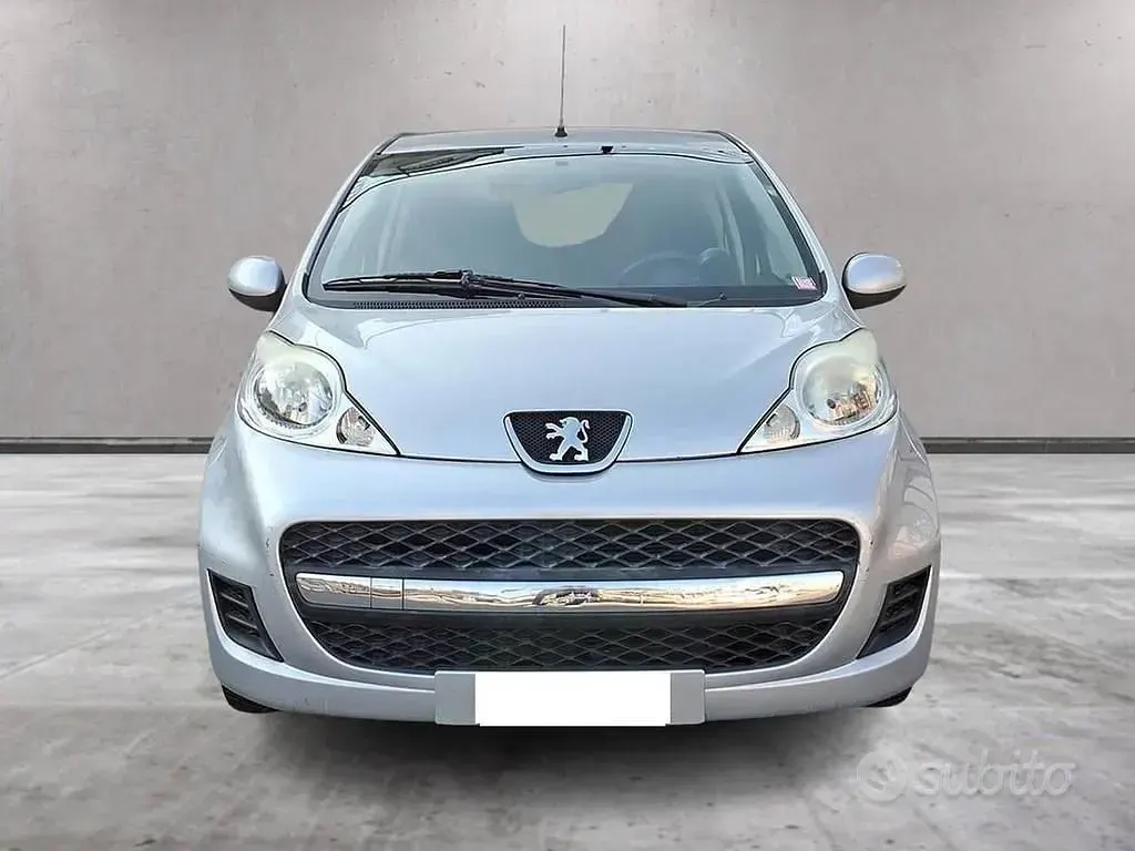 Usata Peugeot 107 Active 68 CV (50 kW) 2011 Aqua Utilitaria