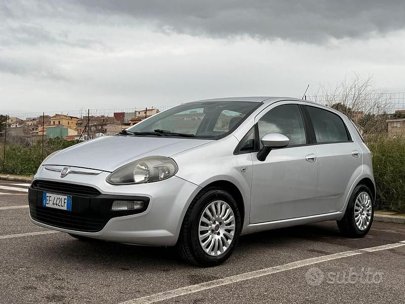 Usata Fiat Punto Evo 69 CV (50 kW) 2011 Grigio Utilitaria