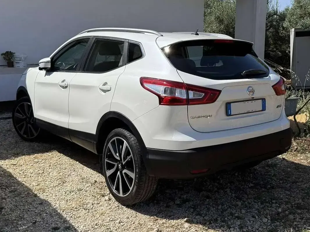 Usata Nissan Qashqai Tekna 110 CV (80 kW) 2014 Bianco SUV