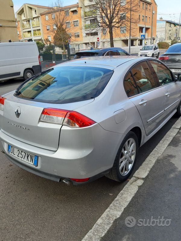Usata Renault Laguna III 130 CV (95 kW) 2008 Grigio Berlina