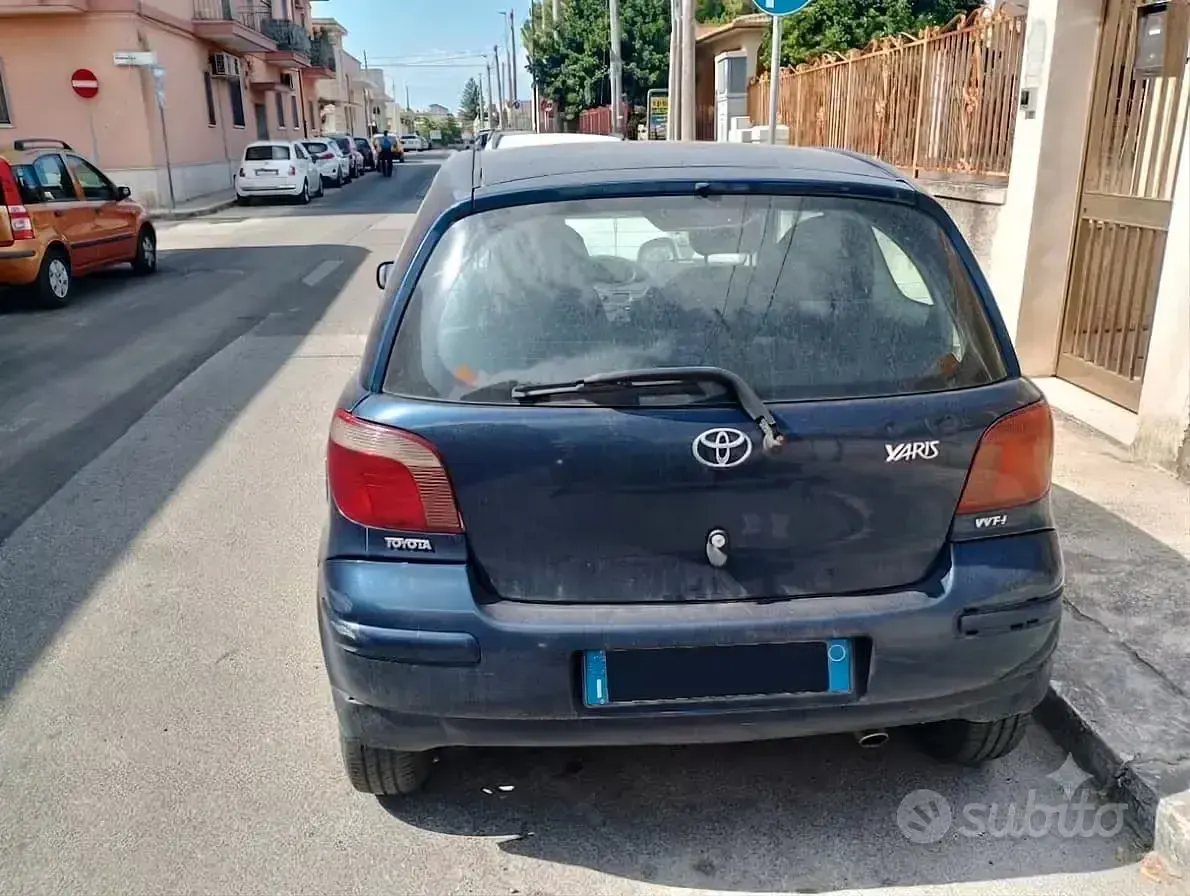 Usata Toyota Yaris 65 CV (47 kW) 2004 Berlina