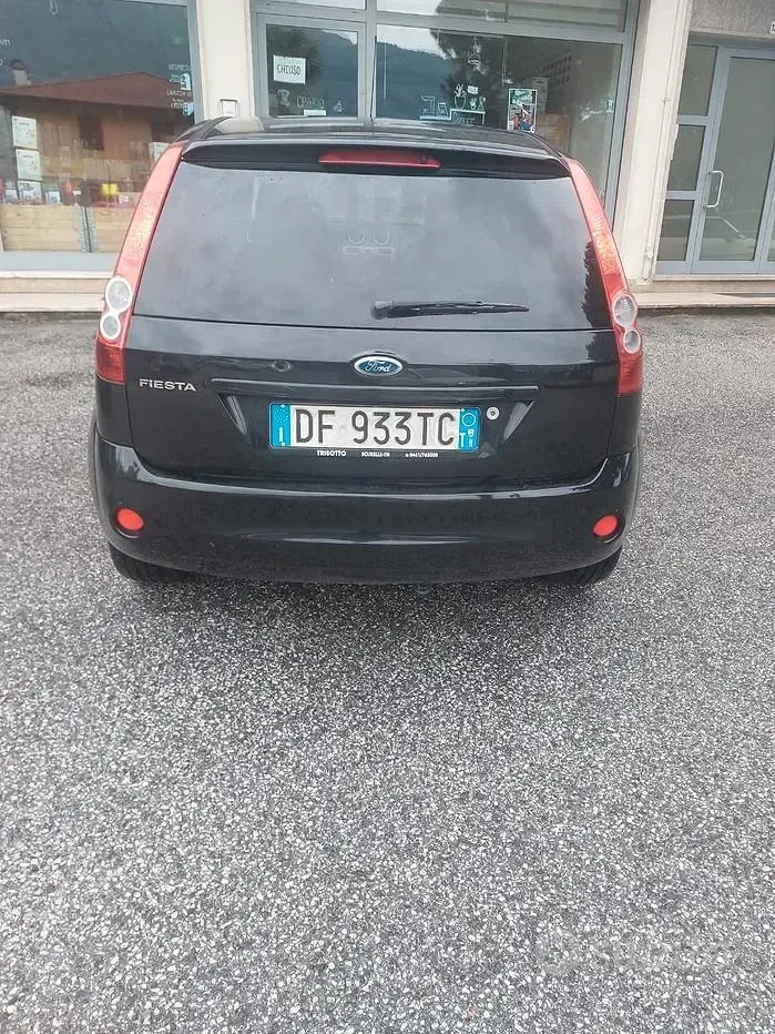 Usata Ford Fiesta 75 CV (55 kW) 2007 Utilitaria
