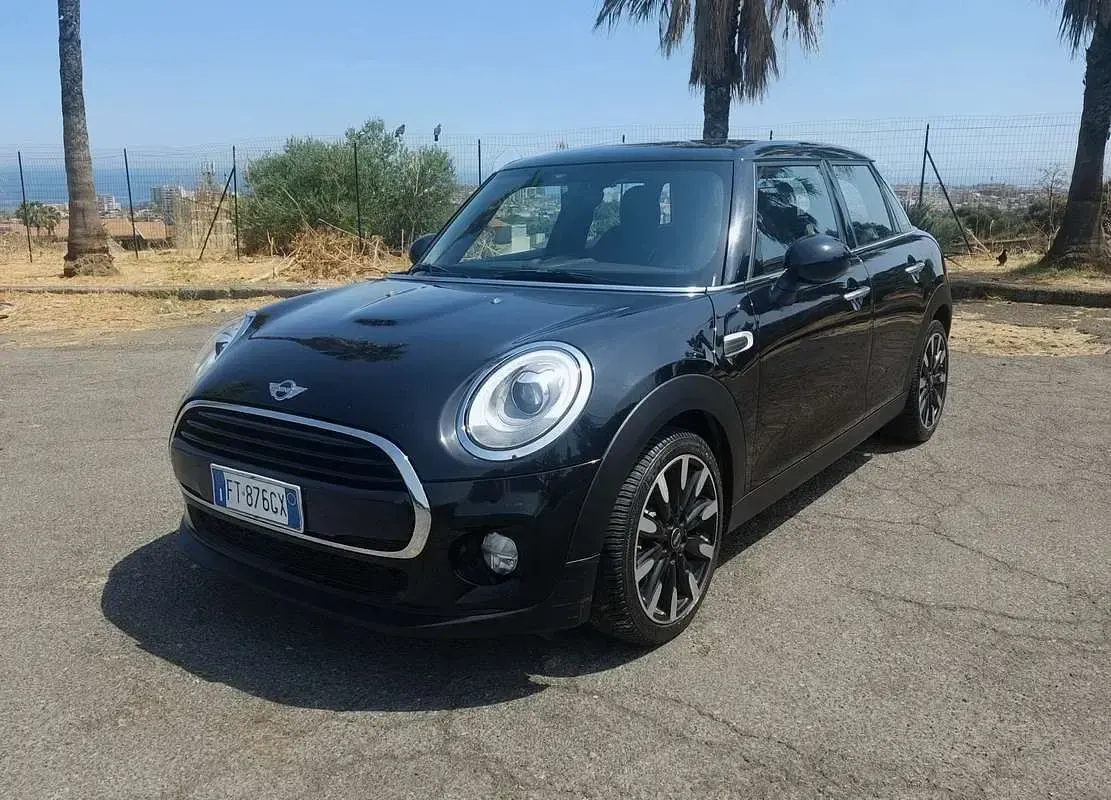 Usata Mini Cooper D Hype 116 CV (85 kW) 2018 Nero Utilitaria