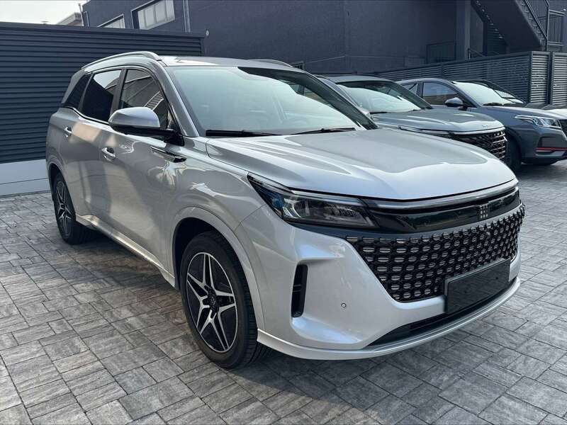 Nuova DFSK E5 184 CV (135 kW) 2025 Argento SUV