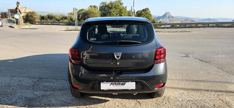 Usata Dacia Sandero Stepway 75 CV (55 kW) 2020 Grigio Berlina