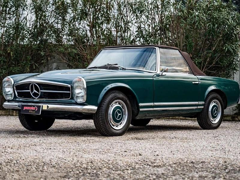 Usata Mercedes 230 150 CV (110 kW) 1965 Dunkelgrün 268 Cabrio