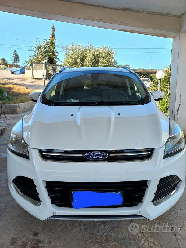 Usata Ford Kuga 140 CV (102 kW) 2015 Bianco SUV