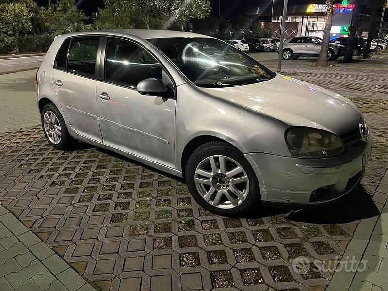 Usata VW Golf IV 140 CV (102 kW) 2004 Berlina