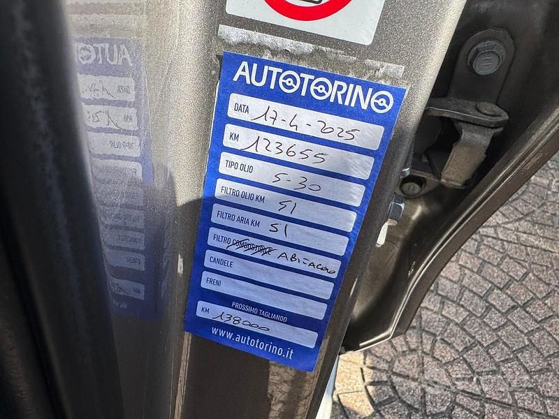 Usata Toyota Yaris 2015 Marrone Utilitaria