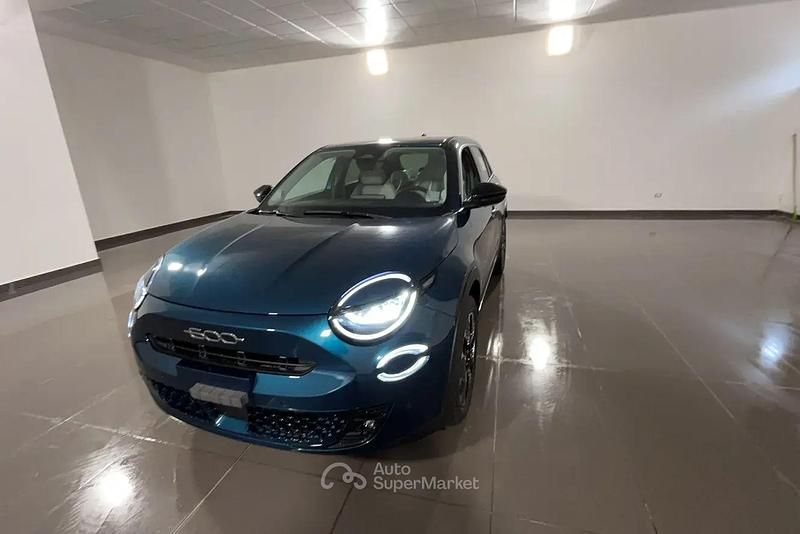 Nuova Fiat 600 La Prima 101 CV (74 kW) 2026 Verde SUV