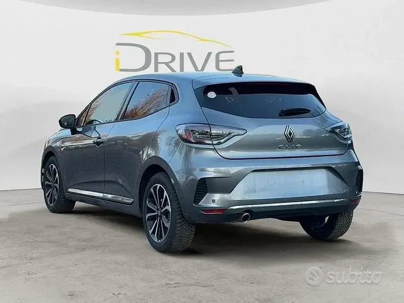 Usata Renault Clio V Techno 91 CV (66 kW) 2025 Grigio Berlina