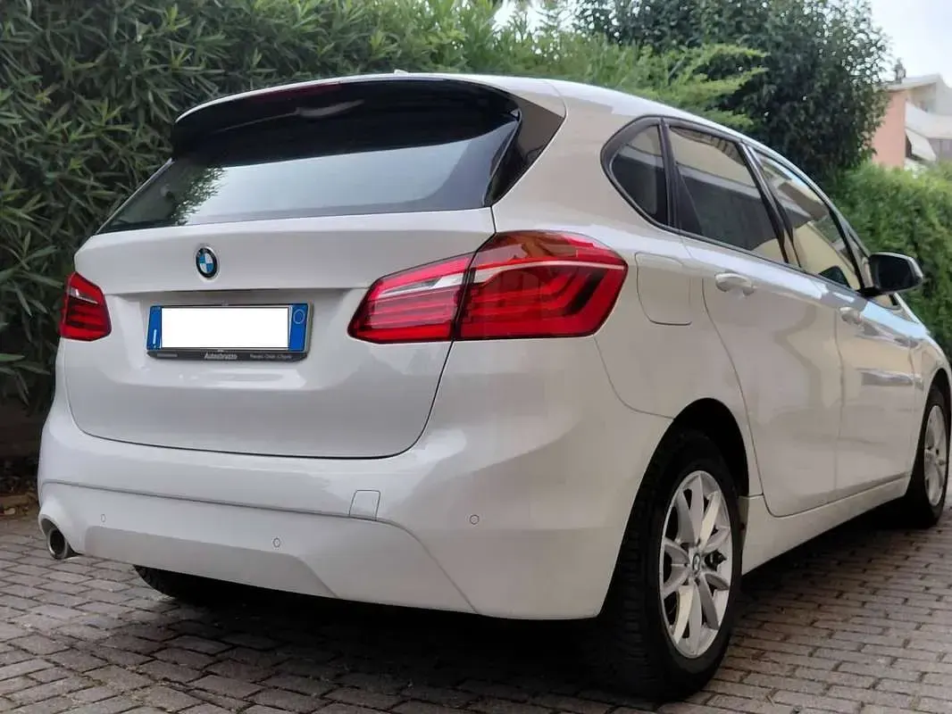 Usata BMW 216 Active Tourer Advantage 116 CV (85 kW) 2018 Bianco Monovolume
