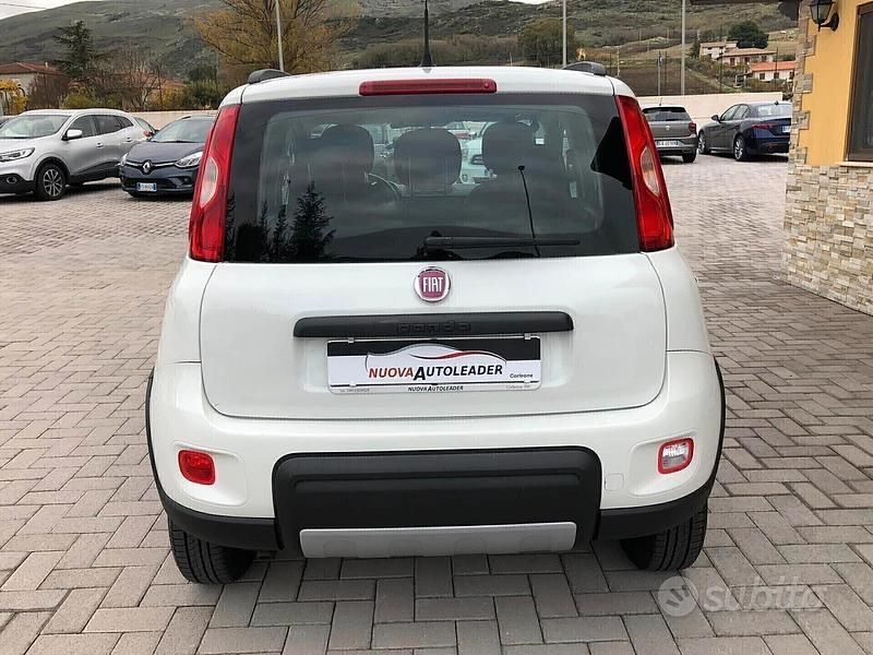 Usata Fiat Panda 4x4 S 95 CV (69 kW) 2017 Bianco Utilitaria