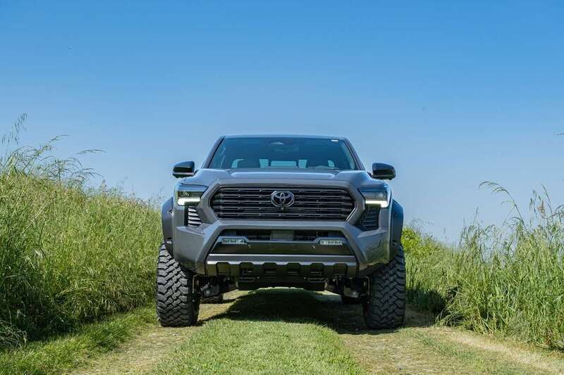 Nuova Toyota Tacoma Limited 326 CV (239 kW) 2025 Grigio Pick-up