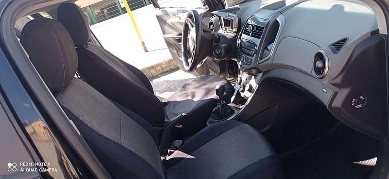 Usata Chevrolet Aveo LT 75 CV (55 kW) 2012 Nero Berlina