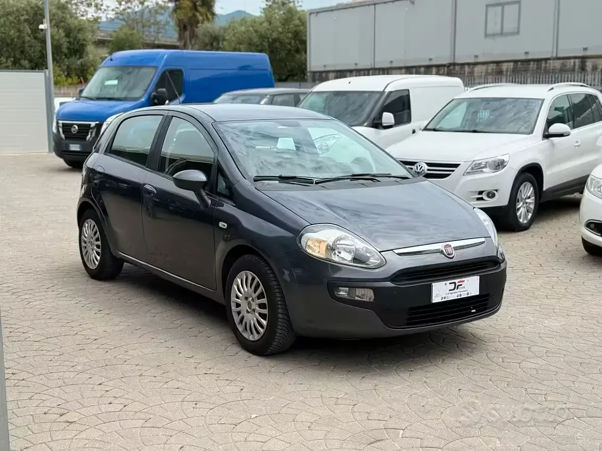 Usata Fiat Punto Evo Dynamic 77 CV (56 kW) 2010 Grigio Utilitaria