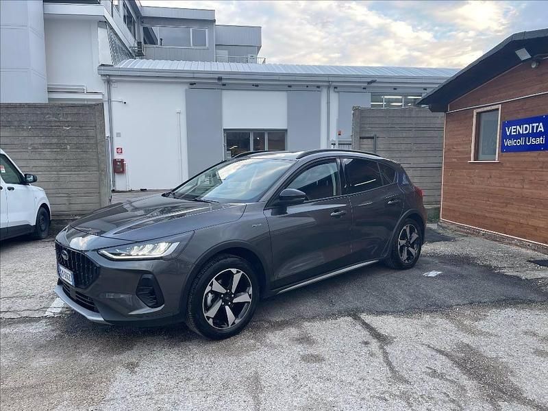 Grigio Usata 2023 Ford Focus Active Tre volumi | 22.500 € (Molto cara) - Immagine 1/4