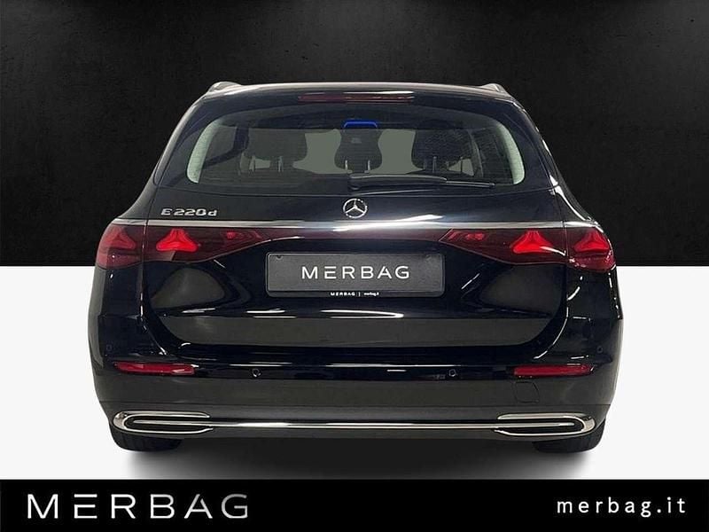 Usata Mercedes E220 Advanced 197 CV (144 kW) 2024 Nero Station wagon