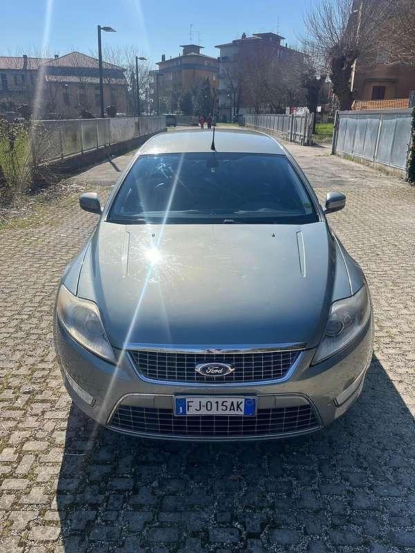 Usata Ford Mondeo Ghia 140 CV (102 kW) 2007 Grigio Station wagon