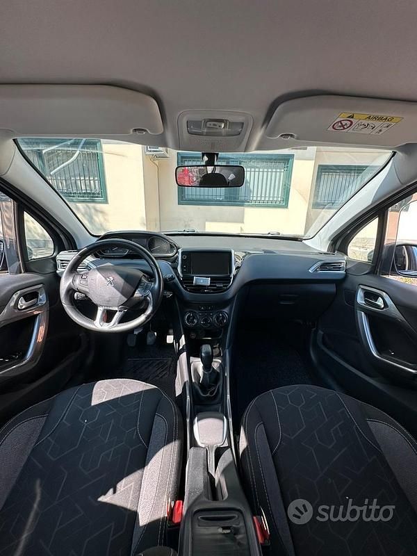 Usata Peugeot 2008 99 CV (72 kW) 2016 Grigio SUV
