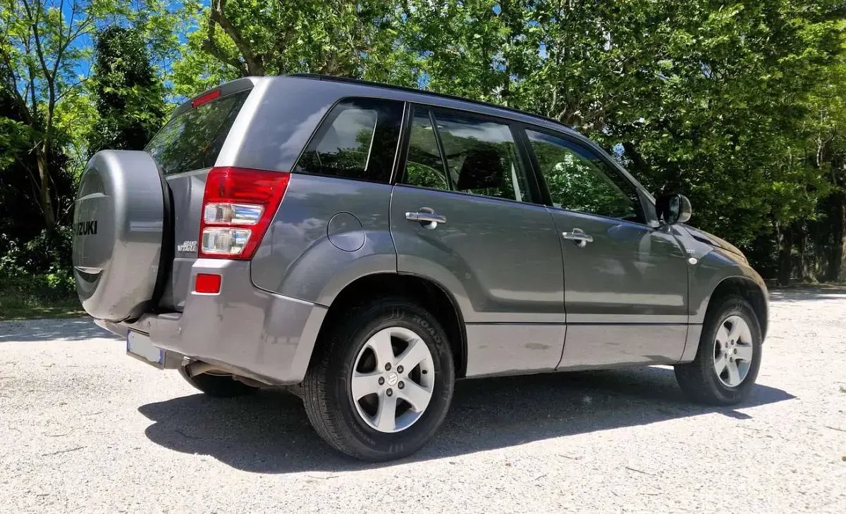Usata Suzuki Grand Vitara 129 CV (94 kW) 2006 Grigio SUV