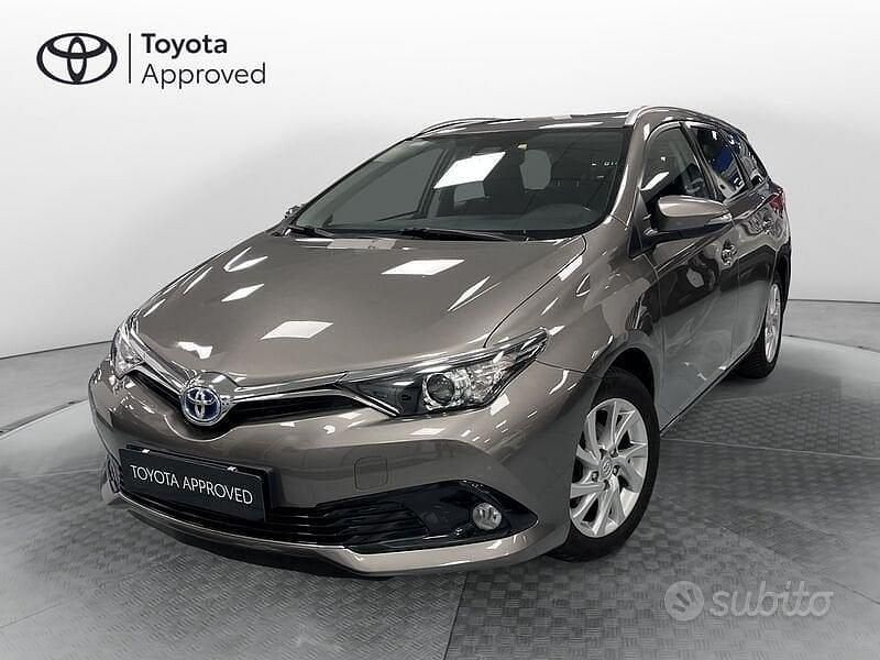 Usata Toyota Auris Touring Sports Active 136 CV (100 kW) 2019 Grigio Station wagon