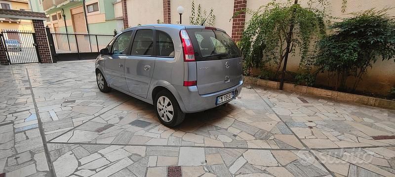 Usata Opel Meriva Cosmo 101 CV (74 kW) 2004 Grigio Monovolume
