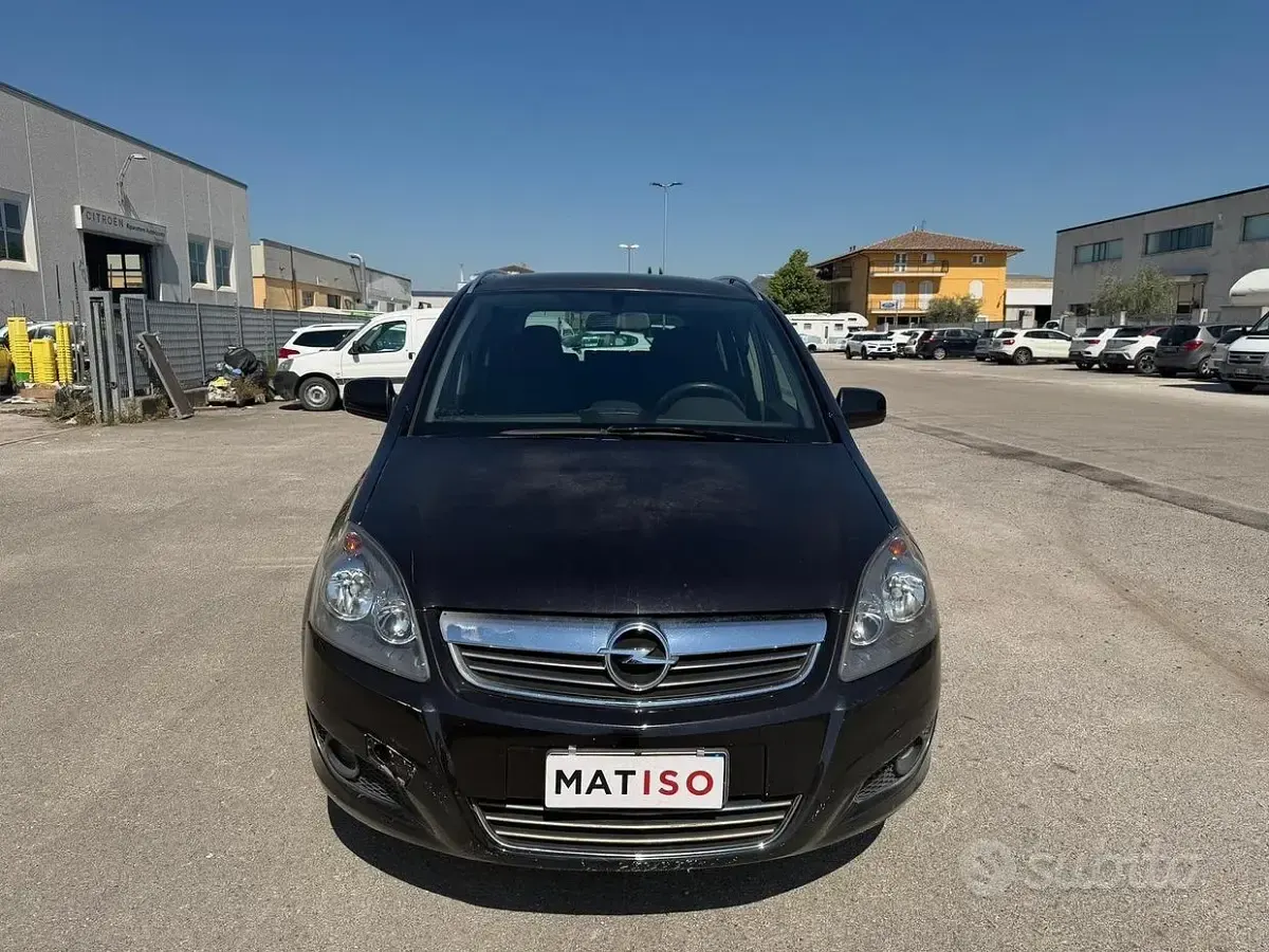 Usata Opel Zafira Cosmo 110 CV (80 kW) 2010 Nero Monovolume