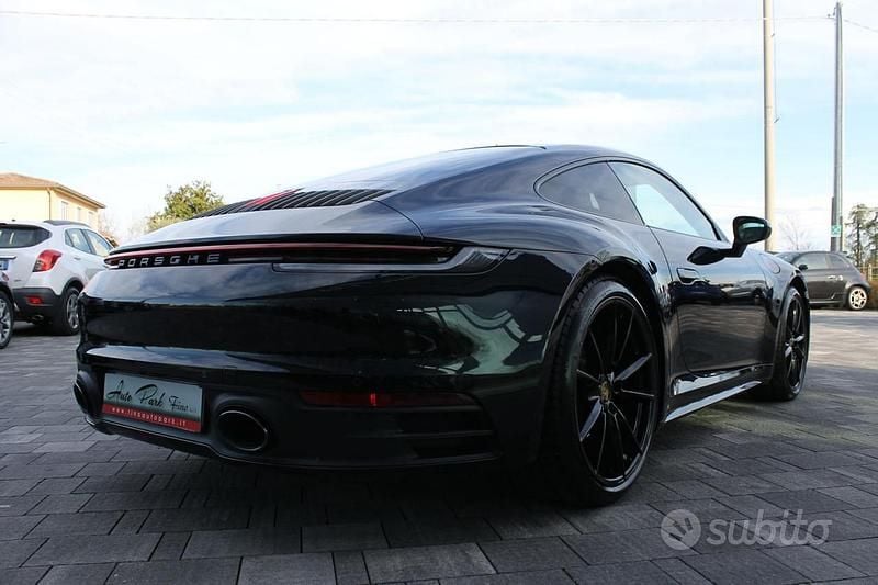 Usata Porsche 911 Carrera 385 CV (283 kW) 2021 Nero Coupé