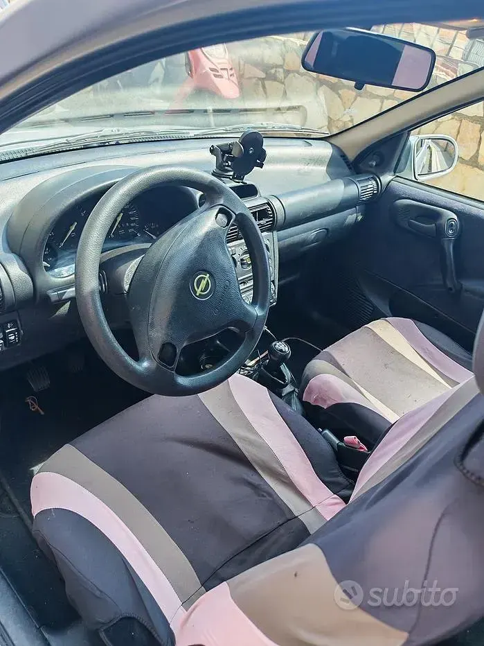 Usata Opel Corsa 65 CV (47 kW) 1999 Grigio Berlina