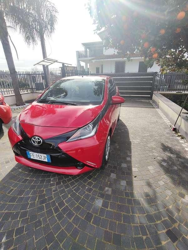 Usata Toyota Aygo X-wave 69 CV (50 kW) 2016 Utilitaria