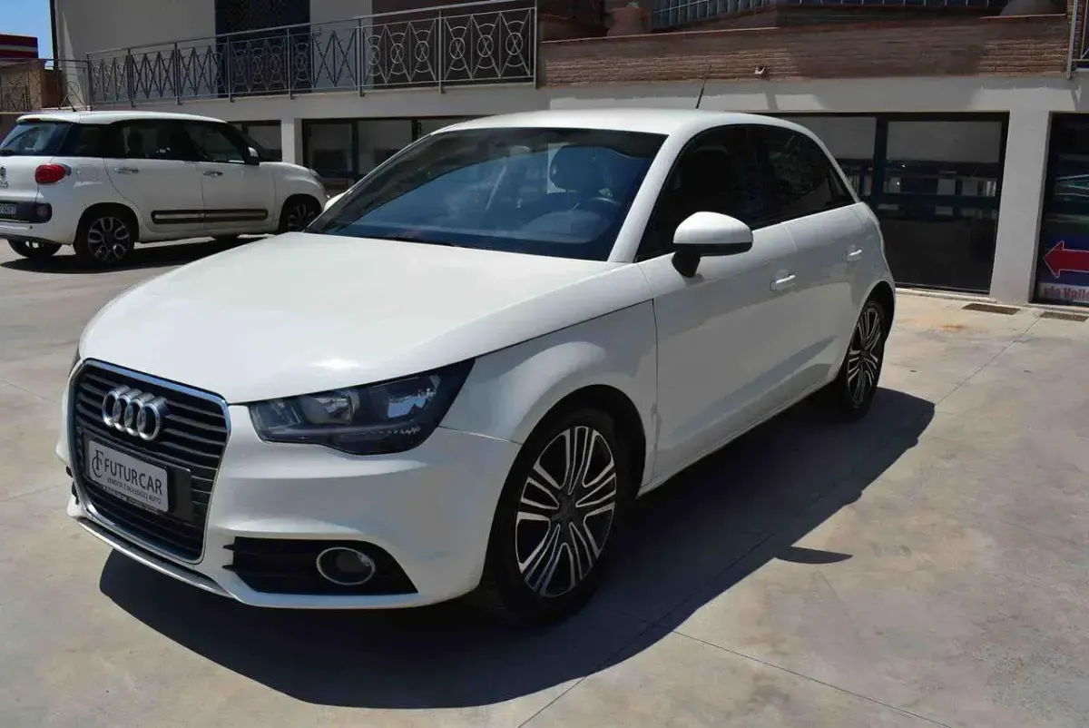 Usata Audi A1 Attraction 90 CV (66 kW) 2012 Bianco Utilitaria