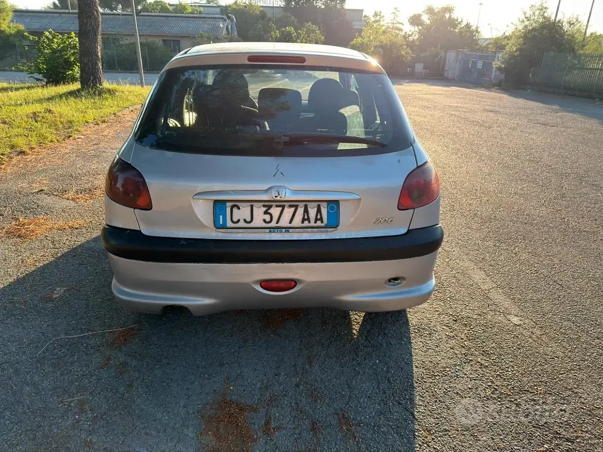 Usata Peugeot 206 75 CV (55 kW) 2004 Grigio Utilitaria