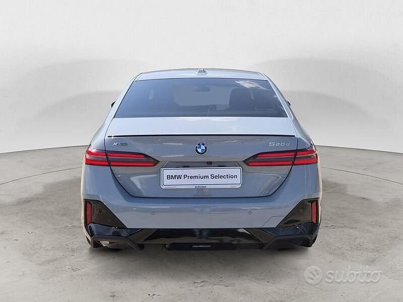 Usata BMW 520 M Sport 197 CV (144 kW) 2025 Grigio Berlina