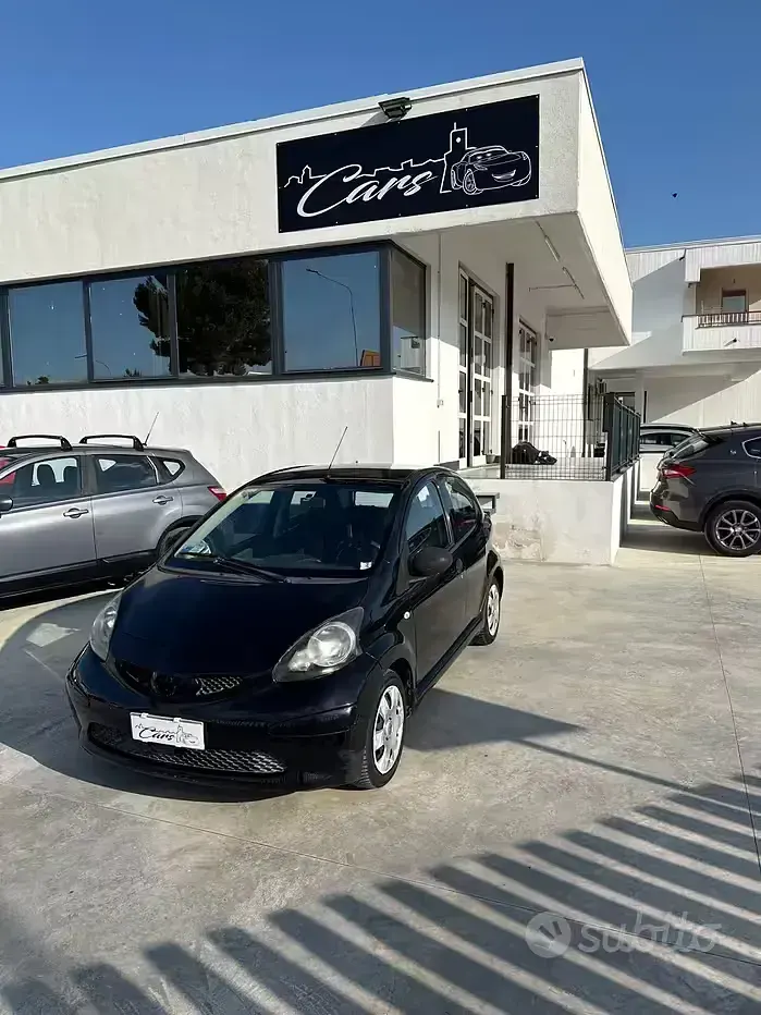 Usata Toyota Aygo 68 CV (50 kW) 2006 Nero Utilitaria